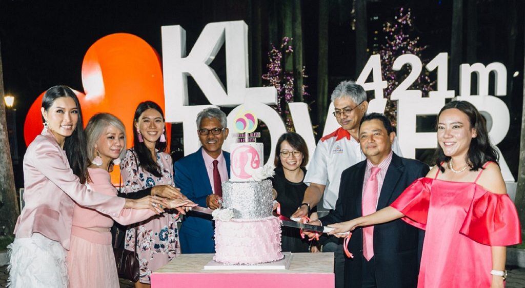 Role models and representatives from KL Tower T ourism Malaysia and Mattel at the Barbie® 60th Ann i v ersary Cake Cutting ceremony