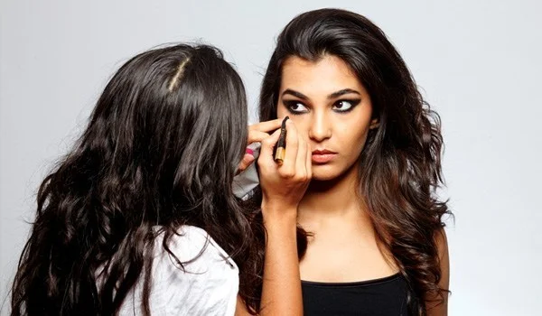 makeup schools india
