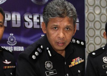 Serdang OCPD ACP Ismadi Borhan chair The Press conference about Size 1004g of Syabu , Two cara and motocycle.