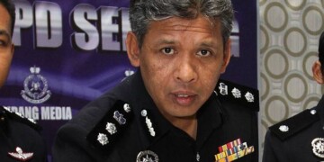 Serdang OCPD ACP Ismadi Borhan chair The Press conference about Size 1004g of Syabu , Two cara and motocycle.