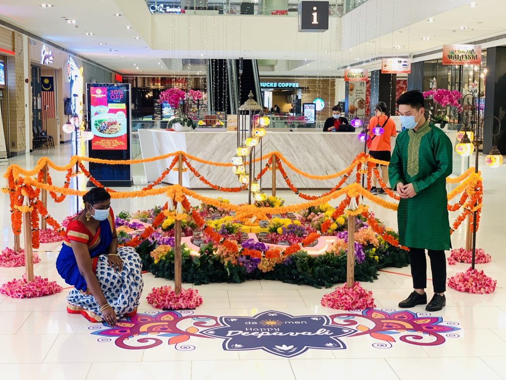 Discover a variety of festive deals promotion and rewards this Deepavali at Da Men Mall