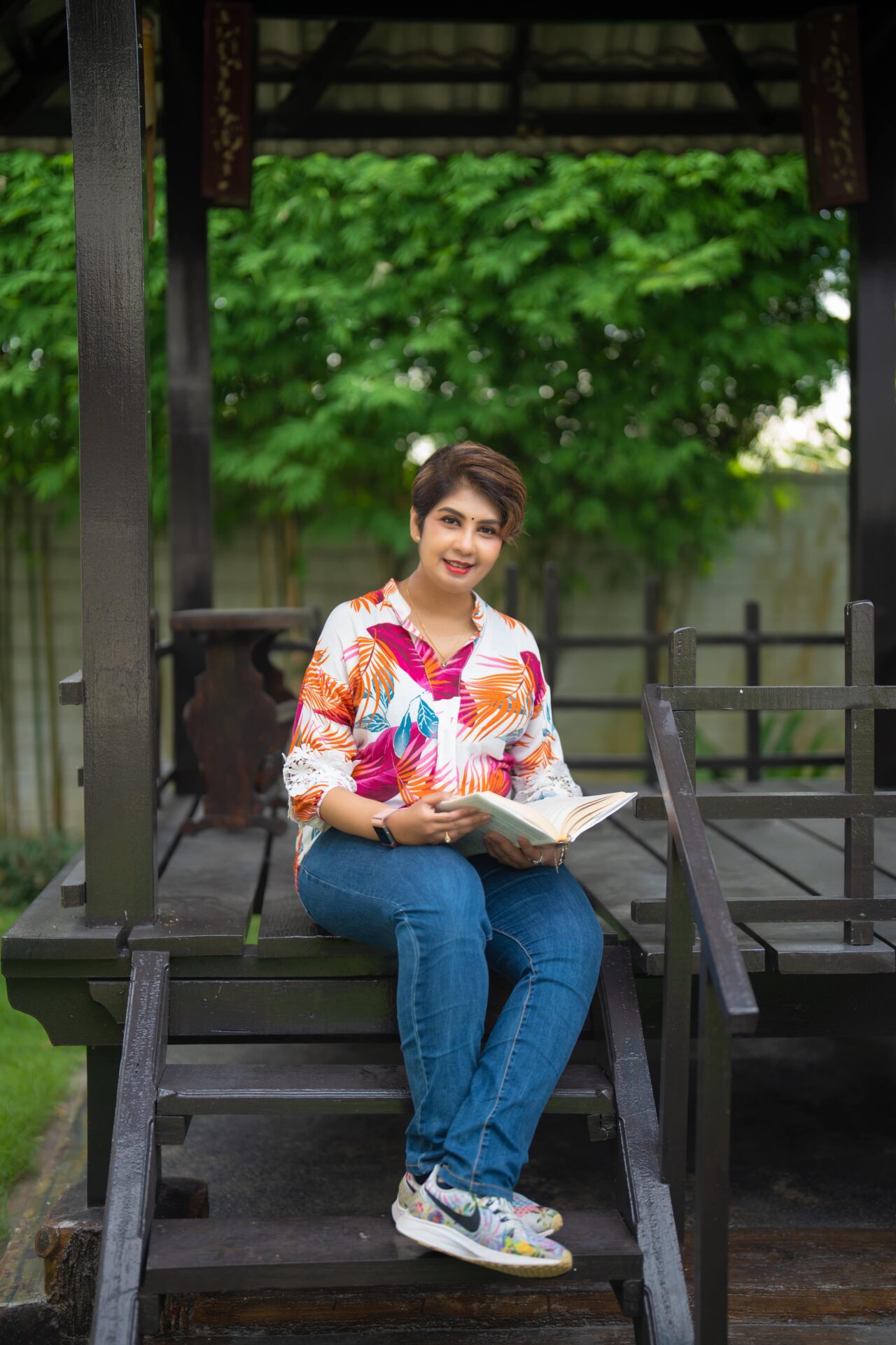 An Honest Conversation With Jule Sari - f4utsi7