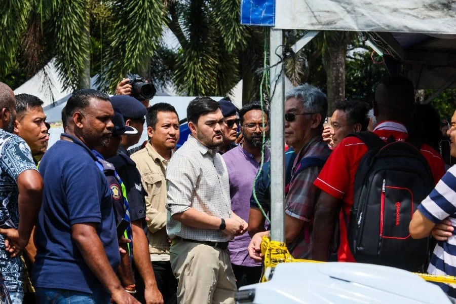 Raja Muda of Selangor visits Putra Heights gas explosion site