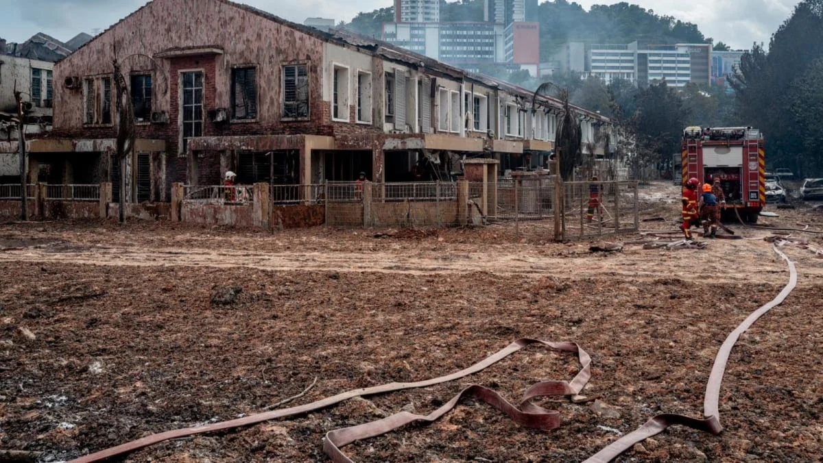 Selangor Putra Heights fire: Police seek contractor near pipeline blast amid allegations of digging on Petronas reserve land