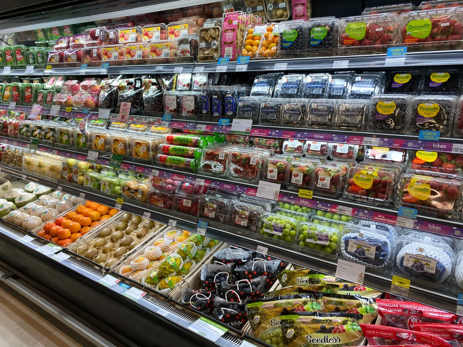 Premium Supermarket Village Grocer expanded the 27th outlet at Hartamas Shopping Centre