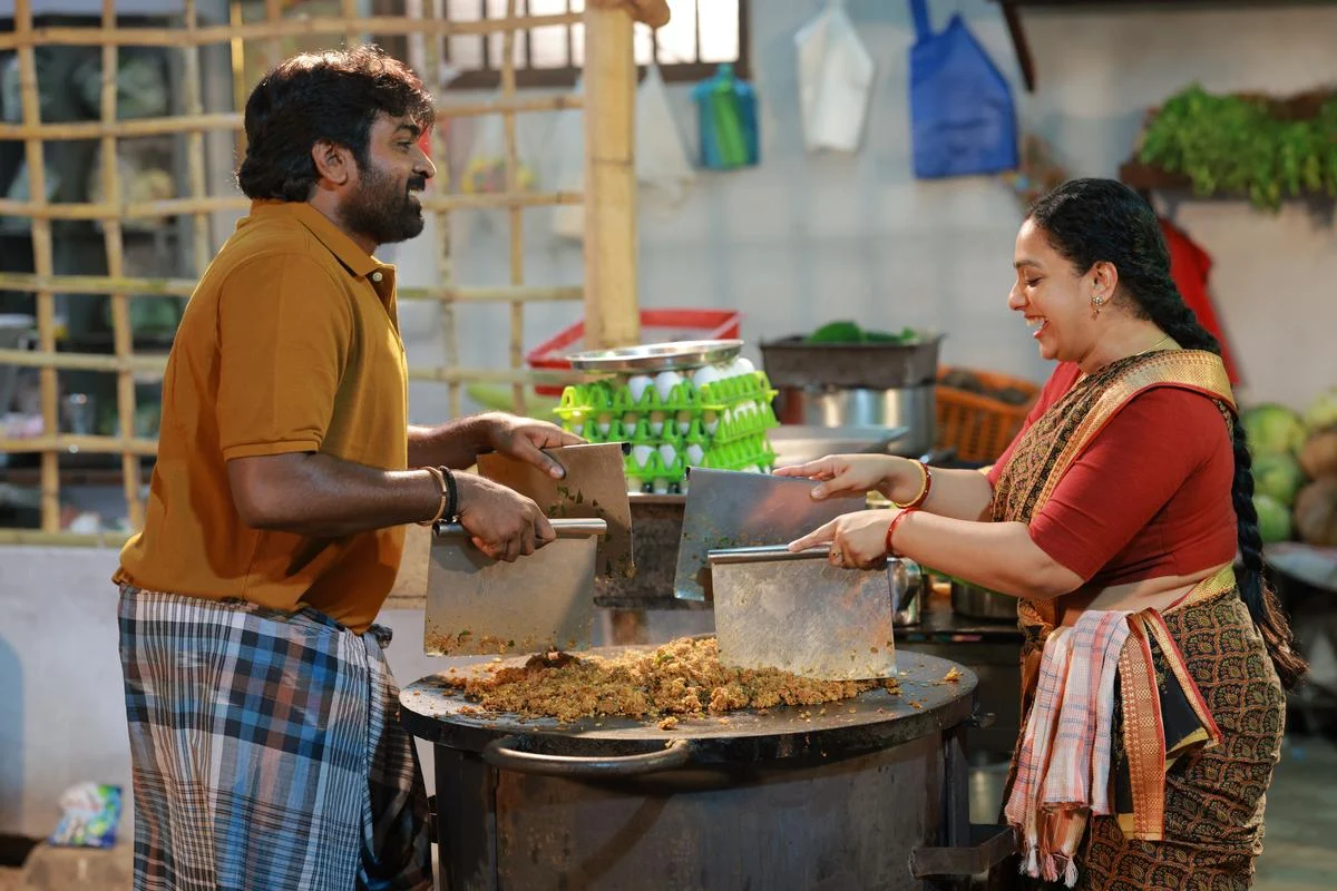 Vijay Sethupathi and Nithya Menen in a still from ‘Thalaivan Thalaivii’