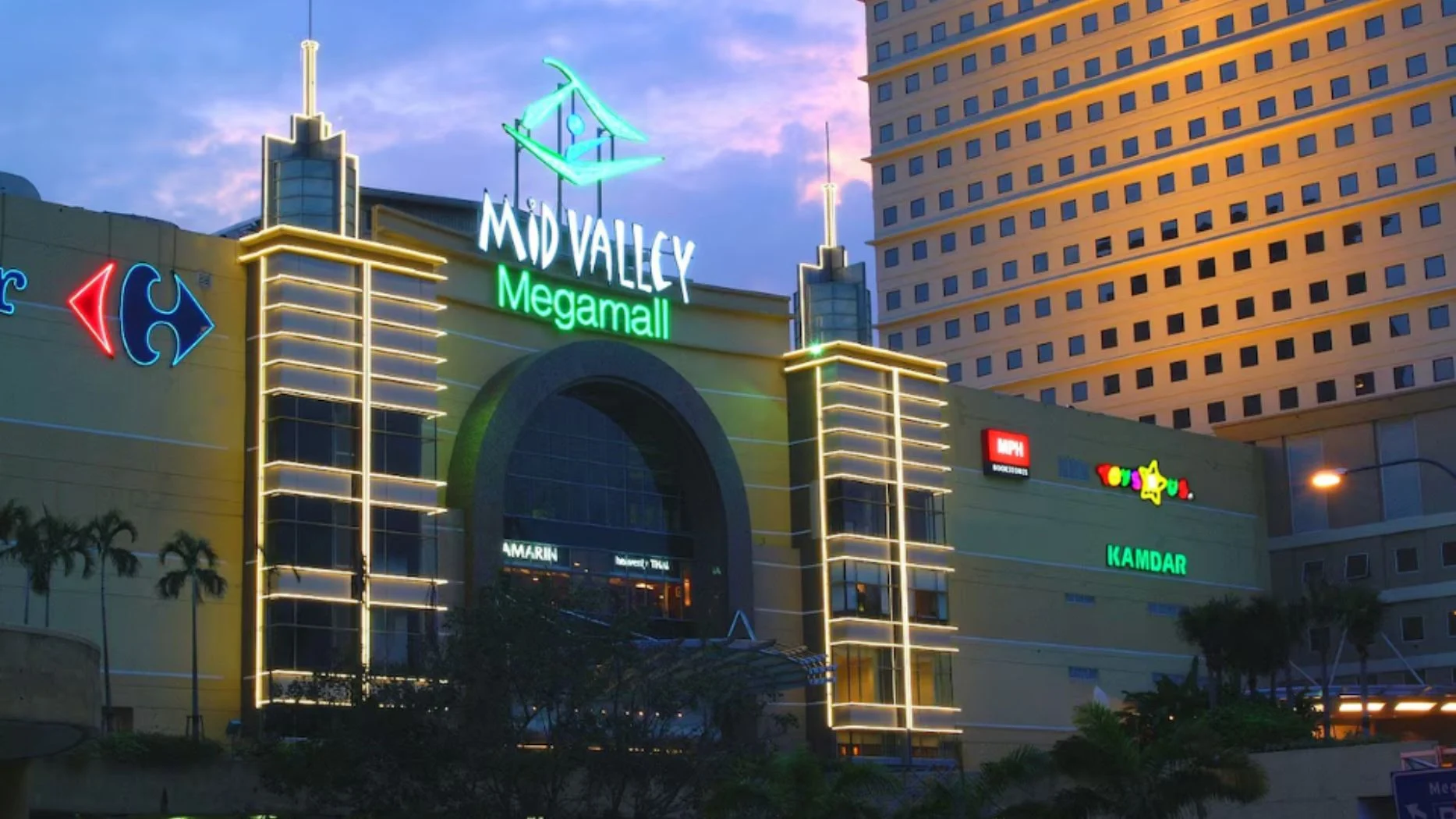 The Pearl Kuala Lumpur- a 4-star hotel with 555 rooms near Mid Valley and Sunway Lagoon Theme Park