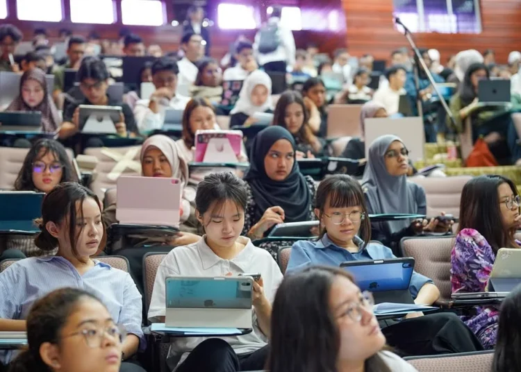 Image Source: theumlaw Instagram