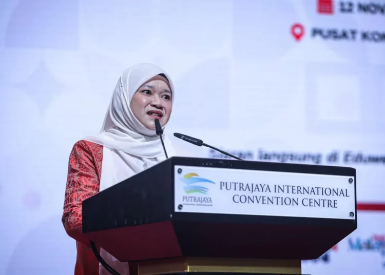 Image Source: fadhlinasidekofficialinstagram