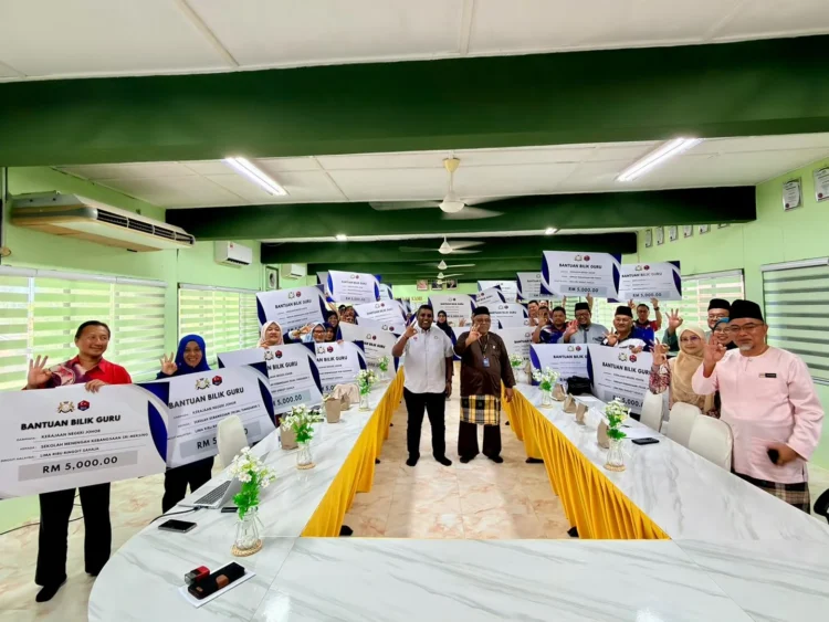Johor Allocates RM5.95 Million To Upgrade Teachers Rooms Across the State 1 Image Source: Raven Kumar Krishnasamy FB