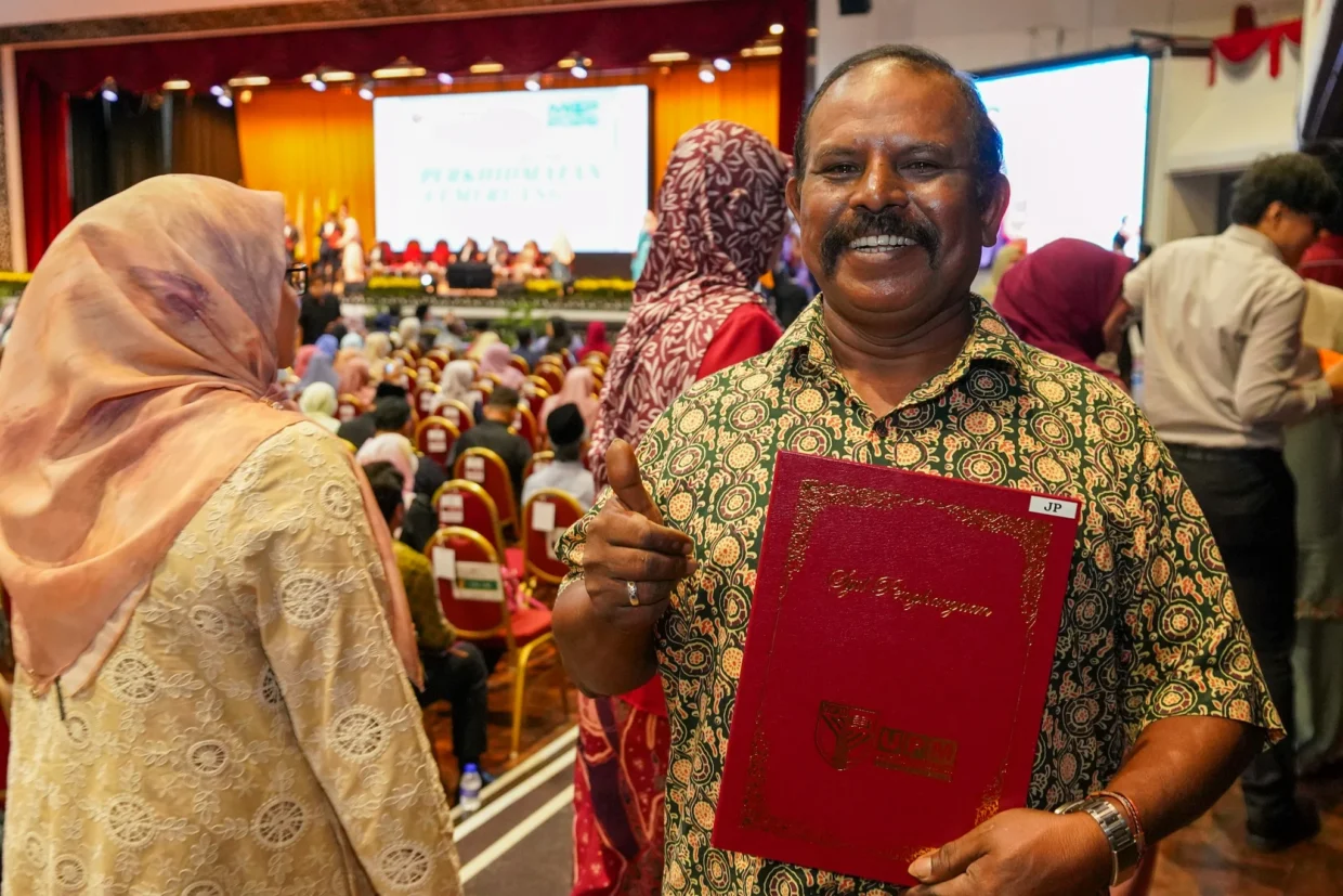 After 38 Years of Service, ‘Uncle Sri’ Bids Farewell to UPM With Memories That Touched Generations 3 703914906 1416295153865163 9049712412953816792 n