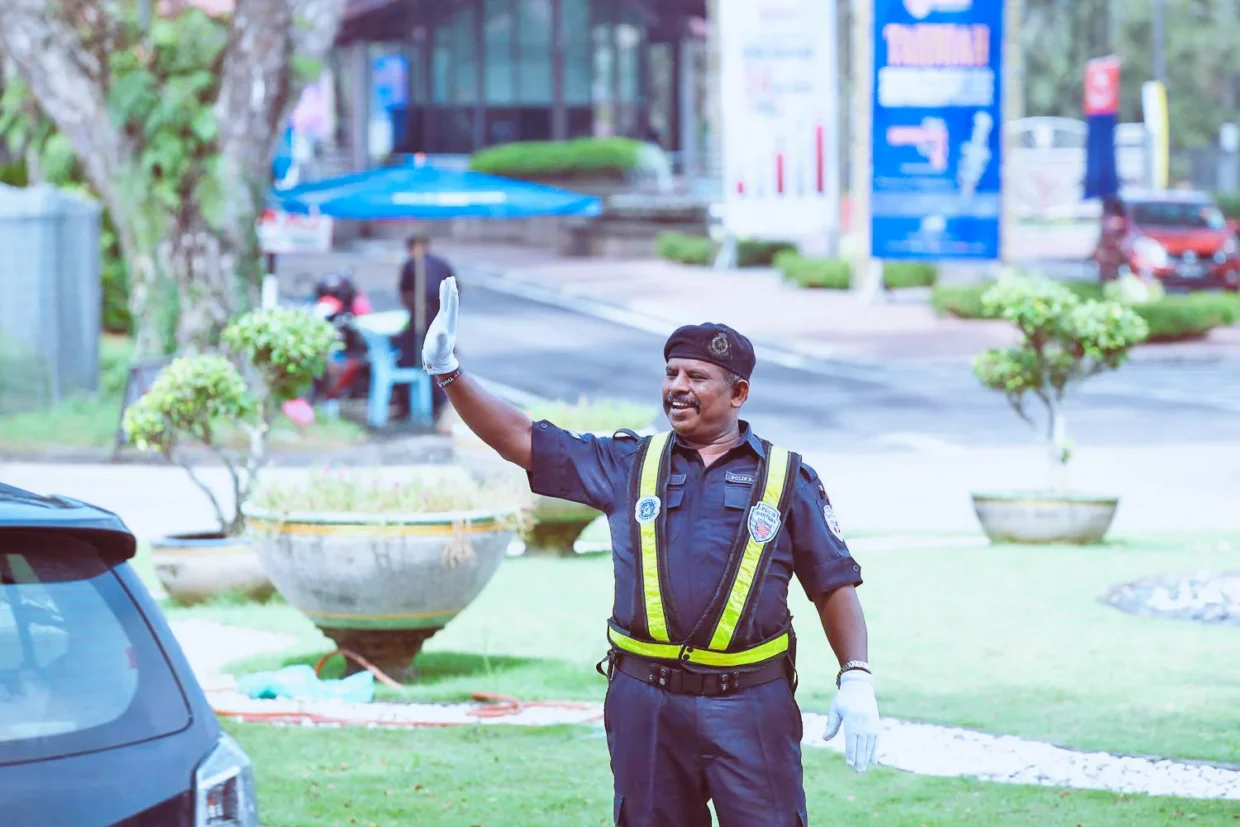 After 38 Years of Service, ‘Uncle Sri’ Bids Farewell to UPM With Memories That Touched Generations 2 704487212 1416294777198534 6848937715040298209 n