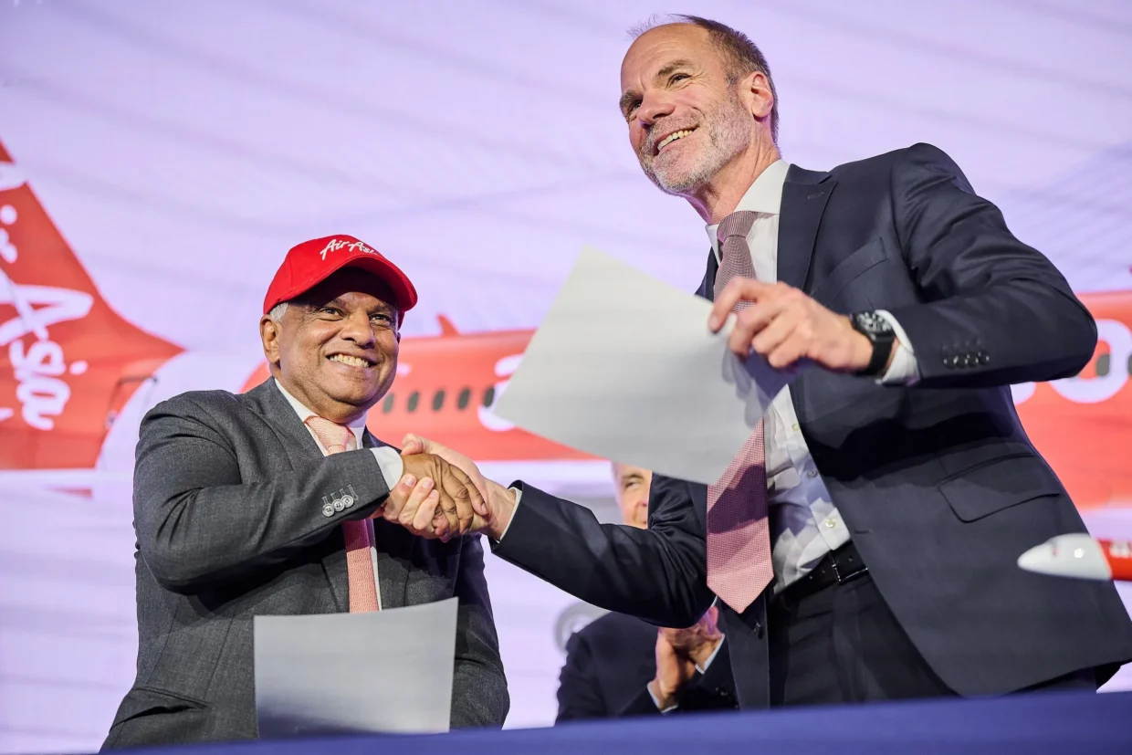 AirAsia Makes Aviation History with Record Order for 150 Airbus A220 Aircraft 2 AirAsia A220 Announcement 0001