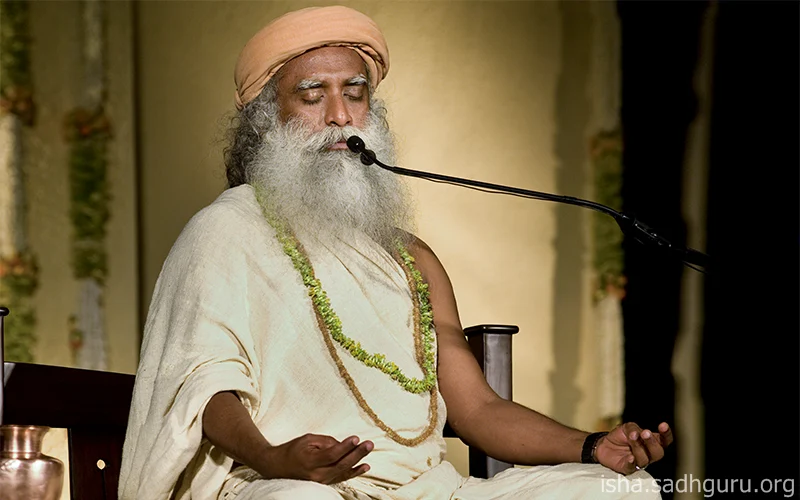 Love Beyond Transactions: Sadhguru Invites Malaysians To Discover A Deeper Way of Living 4 D6k1AP1XkAA6jQp