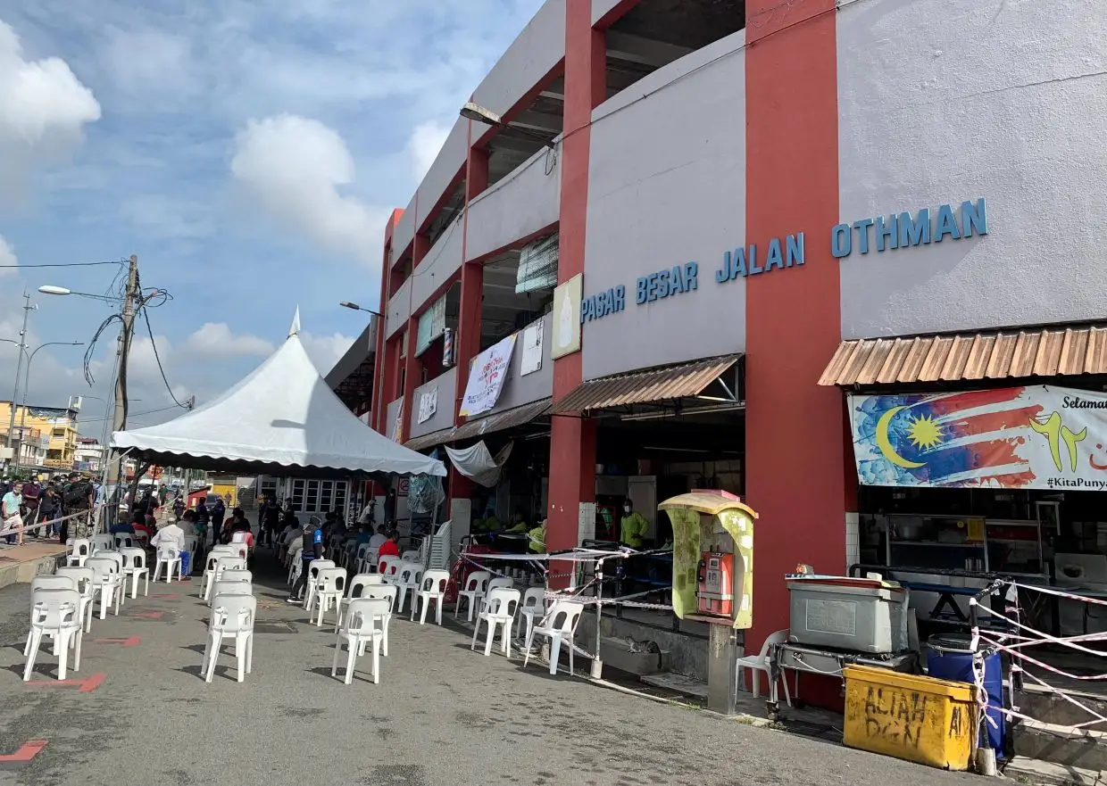 The Old Town market in Petaling Jaya yesterday .(29/04/2020 S.S.Kanesan/